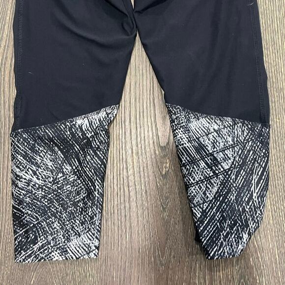 Bally Total Fitness Capri Leggings High-Rise Pull-On Printed Black White Size S - Picture 8 of 8